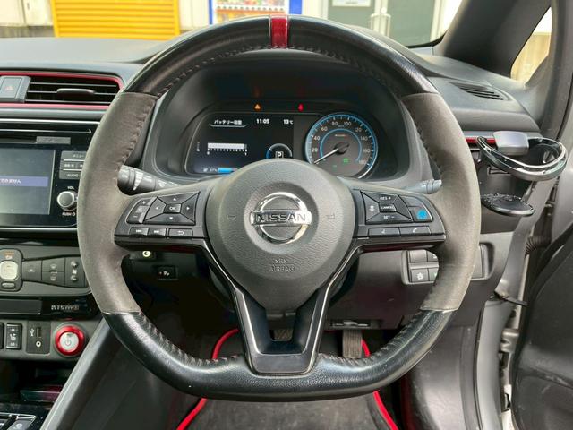 リーフ ニスモ　全方位カメラ　デジタルインナーミラー　ナビ　ＴＶ　ＥＴＣ　シートヒーター　衝突軽減ブレーキ　スマートキー　レーンキープアシスト　スマートキー　クルコン　ＬＥＤヘッドライト（64枚目）