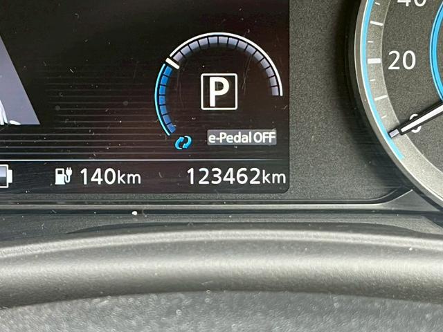 リーフ ニスモ　全方位カメラ　デジタルインナーミラー　ナビ　ＴＶ　ＥＴＣ　シートヒーター　衝突軽減ブレーキ　スマートキー　レーンキープアシスト　スマートキー　クルコン　ＬＥＤヘッドライト（66枚目）