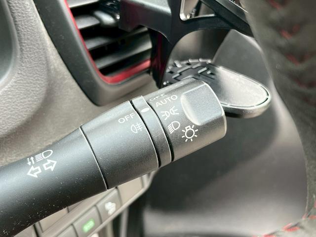 リーフ ニスモ　全方位カメラ　デジタルインナーミラー　ナビ　ＴＶ　ＥＴＣ　シートヒーター　衝突軽減ブレーキ　スマートキー　レーンキープアシスト　スマートキー　クルコン　ＬＥＤヘッドライト（67枚目）