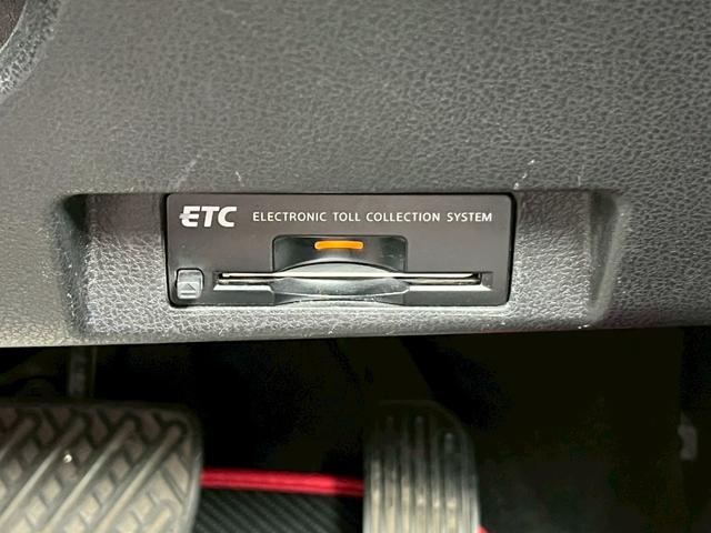 リーフ ニスモ　全方位カメラ　デジタルインナーミラー　ナビ　ＴＶ　ＥＴＣ　シートヒーター　衝突軽減ブレーキ　スマートキー　レーンキープアシスト　スマートキー　クルコン　ＬＥＤヘッドライト（70枚目）