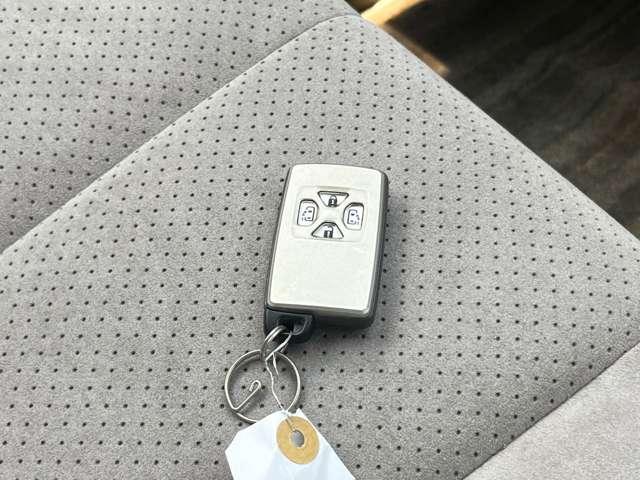 エスティマハイブリッド Ｇ　ＨＶバッテリ－１年保証　リアフリップダウンモニタ－　バックカメラ　フルセグＴＶ　ＨＤＤナビ　両側電動スライド　クルコン　パーキングアシスト　純正ＡＷ　フォグライト　アダプティブヘッドライト　電動シート（76枚目）