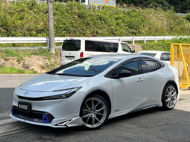 プリウス Ｚ　１オーナー　禁煙車　モデリスタエアロ　黒革シート　ＲＡＹＳ２０ＡＷ　デジタルインナーミラー　全方位カメラ　４ＷＤ　ＴＶ　ドライブレコーダー　シートヒーター／シートクーラー　ブラインドスポットモニター（9枚目）