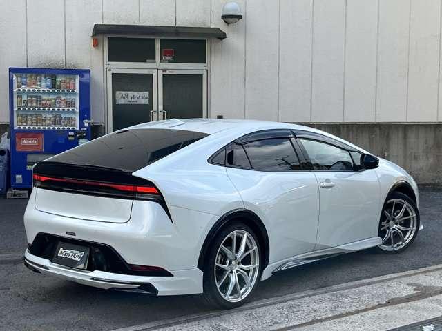 プリウス Ｚ　１オーナー　禁煙車　モデリスタエアロ　黒革シート　ＲＡＹＳ２０ＡＷ　デジタルインナーミラー　全方位カメラ　４ＷＤ　ＴＶ　ドライブレコーダー　シートヒーター／シートクーラー　ブラインドスポットモニター（15枚目）