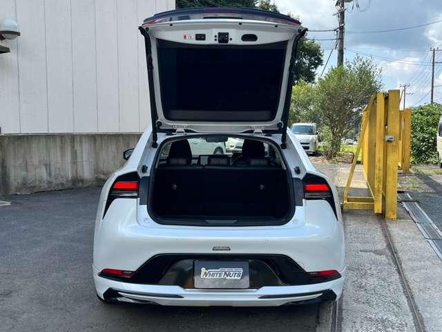 プリウス Ｚ　１オーナー　禁煙車　モデリスタエアロ　黒革シート　ＲＡＹＳ２０ＡＷ　デジタルインナーミラー　全方位カメラ　４ＷＤ　ＴＶ　ドライブレコーダー　シートヒーター／シートクーラー　ブラインドスポットモニター（31枚目）