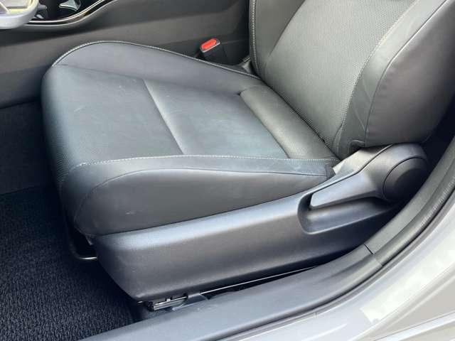 プリウス Ｚ　１オーナー　禁煙車　モデリスタエアロ　黒革シート　ＲＡＹＳ２０ＡＷ　デジタルインナーミラー　全方位カメラ　４ＷＤ　ＴＶ　ドライブレコーダー　シートヒーター／シートクーラー　ブラインドスポットモニター（54枚目）