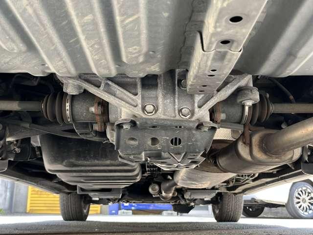 エスティマハイブリッド Ｘ　ＨＶバッテリ－１年保証　　モデリスタエアロ　フルセグＴＶ　ナビ　ＨＩＤ　　Ｂｌｕｅｔｏｏｔｈ接続　盗難防止装置　スマートキー　電動スライド　純正ＡＷ　アダプティブヘッドライト　フォグライト（38枚目）