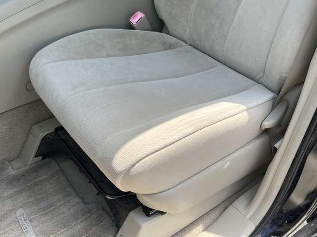 エスティマハイブリッド Ｘ　ＨＶバッテリ－１年保証　　モデリスタエアロ　フルセグＴＶ　ナビ　ＨＩＤ　　Ｂｌｕｅｔｏｏｔｈ接続　盗難防止装置　スマートキー　電動スライド　純正ＡＷ　アダプティブヘッドライト　フォグライト（48枚目）