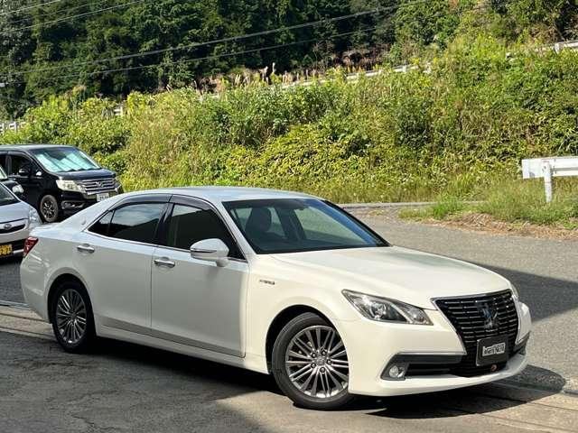 クラウンハイブリッド ロイヤルサルーン　ブラックスタイル　ＨＶバッテリ－１年保証　ＨＤＤナビ　ＴＶ　バックカメラ　Ｂｌｕｅｔｏｏｔｈ接続　ＥＴＣ　純正ＡＷ　スマートキー　電動シート　盗難防止装置　クルコン（9枚目）