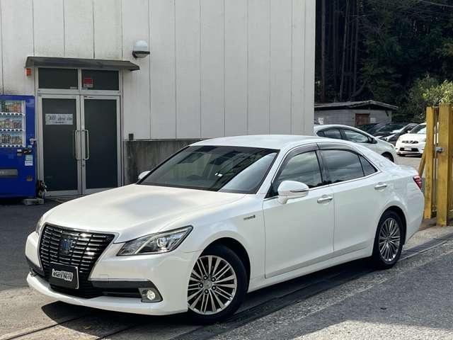 クラウンハイブリッド ロイヤルサルーン　ブラックスタイル　ＨＶバッテリ－１年保証　ＨＤＤナビ　ＴＶ　バックカメラ　Ｂｌｕｅｔｏｏｔｈ接続　ＥＴＣ　純正ＡＷ　スマートキー　電動シート　盗難防止装置　クルコン（11枚目）