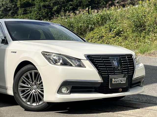 クラウンハイブリッド ロイヤルサルーン　ブラックスタイル　ＨＶバッテリ－１年保証　ＨＤＤナビ　ＴＶ　バックカメラ　Ｂｌｕｅｔｏｏｔｈ接続　ＥＴＣ　純正ＡＷ　スマートキー　電動シート　盗難防止装置　クルコン（17枚目）