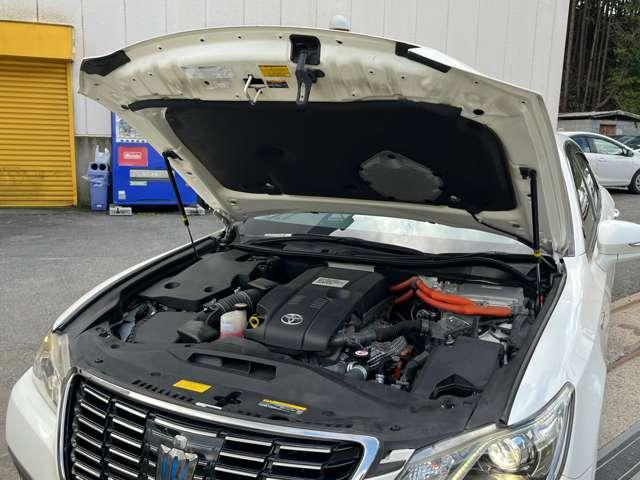 クラウンハイブリッド ロイヤルサルーン　ブラックスタイル　ＨＶバッテリ－１年保証　ＨＤＤナビ　ＴＶ　バックカメラ　Ｂｌｕｅｔｏｏｔｈ接続　ＥＴＣ　純正ＡＷ　スマートキー　電動シート　盗難防止装置　クルコン（19枚目）