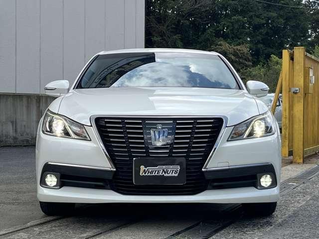 クラウンハイブリッド ロイヤルサルーン　ブラックスタイル　ＨＶバッテリ－１年保証　ＨＤＤナビ　ＴＶ　バックカメラ　Ｂｌｕｅｔｏｏｔｈ接続　ＥＴＣ　純正ＡＷ　スマートキー　電動シート　盗難防止装置　クルコン（20枚目）