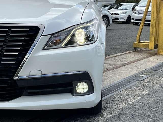 クラウンハイブリッド ロイヤルサルーン　ブラックスタイル　ＨＶバッテリ－１年保証　ＨＤＤナビ　ＴＶ　バックカメラ　Ｂｌｕｅｔｏｏｔｈ接続　ＥＴＣ　純正ＡＷ　スマートキー　電動シート　盗難防止装置　クルコン（22枚目）