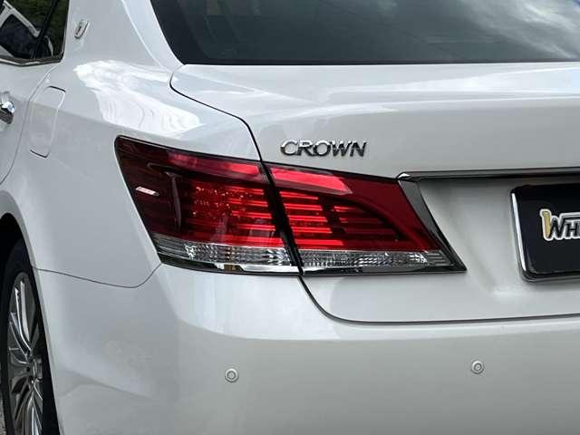 クラウンハイブリッド ロイヤルサルーン　ブラックスタイル　ＨＶバッテリ－１年保証　ＨＤＤナビ　ＴＶ　バックカメラ　Ｂｌｕｅｔｏｏｔｈ接続　ＥＴＣ　純正ＡＷ　スマートキー　電動シート　盗難防止装置　クルコン（27枚目）