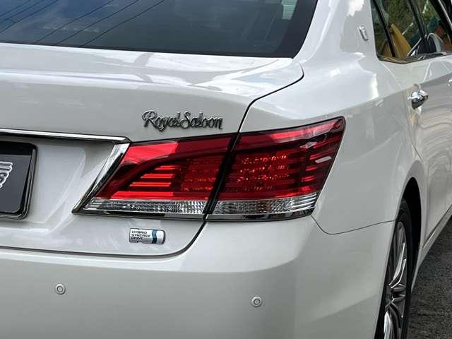 クラウンハイブリッド ロイヤルサルーン　ブラックスタイル　ＨＶバッテリ－１年保証　ＨＤＤナビ　ＴＶ　バックカメラ　Ｂｌｕｅｔｏｏｔｈ接続　ＥＴＣ　純正ＡＷ　スマートキー　電動シート　盗難防止装置　クルコン（28枚目）