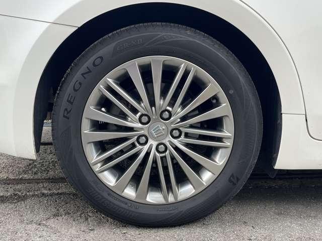 クラウンハイブリッド ロイヤルサルーン　ブラックスタイル　ＨＶバッテリ－１年保証　ＨＤＤナビ　ＴＶ　バックカメラ　Ｂｌｕｅｔｏｏｔｈ接続　ＥＴＣ　純正ＡＷ　スマートキー　電動シート　盗難防止装置　クルコン（32枚目）