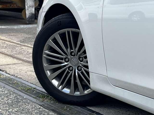 クラウンハイブリッド ロイヤルサルーン　ブラックスタイル　ＨＶバッテリ－１年保証　ＨＤＤナビ　ＴＶ　バックカメラ　Ｂｌｕｅｔｏｏｔｈ接続　ＥＴＣ　純正ＡＷ　スマートキー　電動シート　盗難防止装置　クルコン（33枚目）