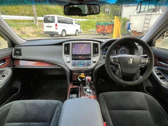 クラウンハイブリッド ロイヤルサルーン　ブラックスタイル　ＨＶバッテリ－１年保証　ＨＤＤナビ　ＴＶ　バックカメラ　Ｂｌｕｅｔｏｏｔｈ接続　ＥＴＣ　純正ＡＷ　スマートキー　電動シート　盗難防止装置　クルコン（36枚目）