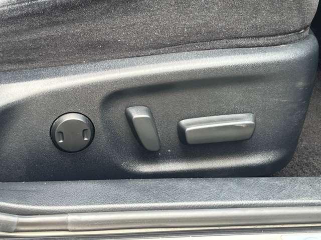 クラウンハイブリッド ロイヤルサルーン　ブラックスタイル　ＨＶバッテリ－１年保証　ＨＤＤナビ　ＴＶ　バックカメラ　Ｂｌｕｅｔｏｏｔｈ接続　ＥＴＣ　純正ＡＷ　スマートキー　電動シート　盗難防止装置　クルコン（43枚目）