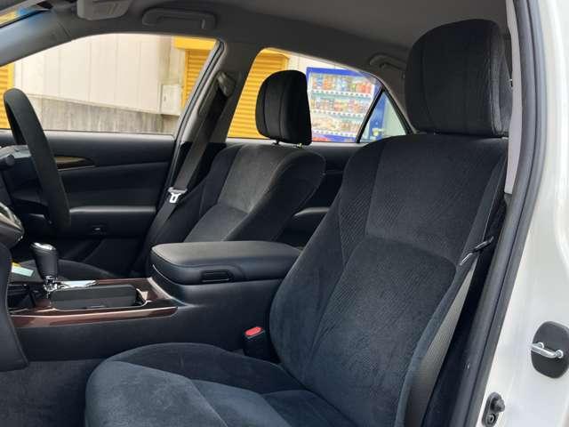 クラウンハイブリッド ロイヤルサルーン　ブラックスタイル　ＨＶバッテリ－１年保証　ＨＤＤナビ　ＴＶ　バックカメラ　Ｂｌｕｅｔｏｏｔｈ接続　ＥＴＣ　純正ＡＷ　スマートキー　電動シート　盗難防止装置　クルコン（47枚目）