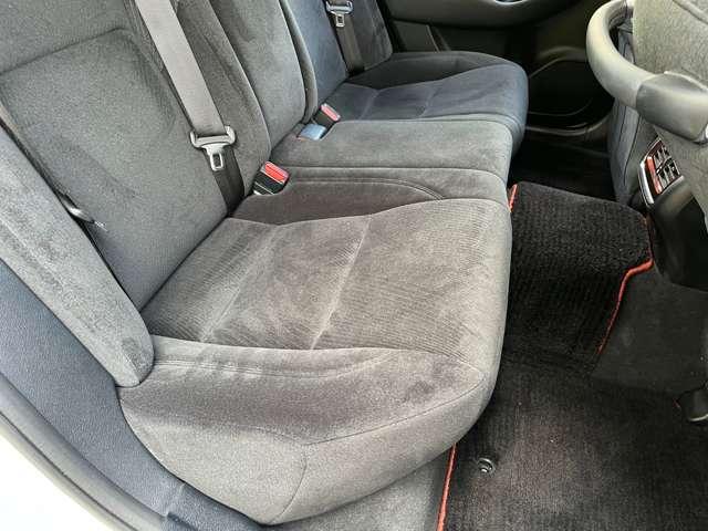 クラウンハイブリッド ロイヤルサルーン　ブラックスタイル　ＨＶバッテリ－１年保証　ＨＤＤナビ　ＴＶ　バックカメラ　Ｂｌｕｅｔｏｏｔｈ接続　ＥＴＣ　純正ＡＷ　スマートキー　電動シート　盗難防止装置　クルコン（57枚目）