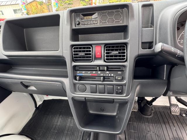 キャリイトラック KCエアコン・パワステ 5速マニュアル AM・FMラジオ(18枚目)