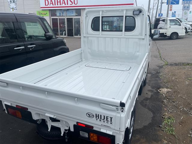 ハイゼットトラック スタンダード　４ＷＤ　届け出済み未使用車　　ＡＴ　衝突被害軽減システム　クリアランスソナー　アイドリングストップ　ＡＢＳ　ＥＳＣ　エアコン（9枚目）
