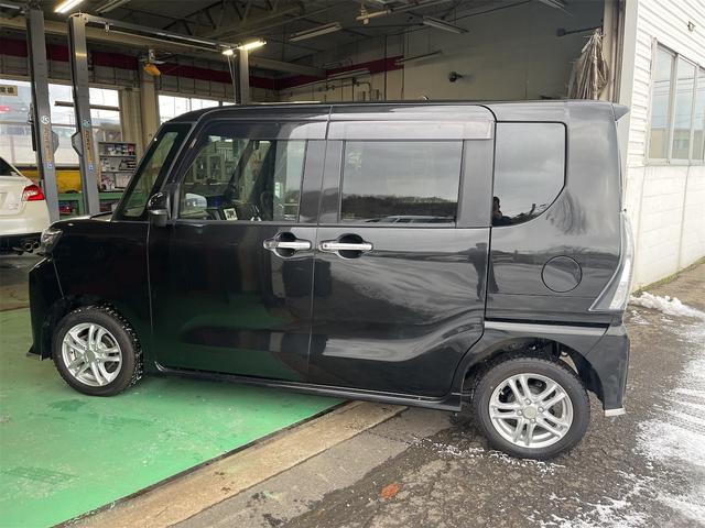 タント カスタムＸ　４ＷＤ　バックカメラ　両側電動スライドドア　衝突被害軽減システム　ＬＥＤヘッドランプ　スマートキー　アイドリングストップ　電動格納ミラー　ベンチシート　ＣＶＴ　盗難防止システム　ＡＢＳ　ＥＳＣ（4枚目）