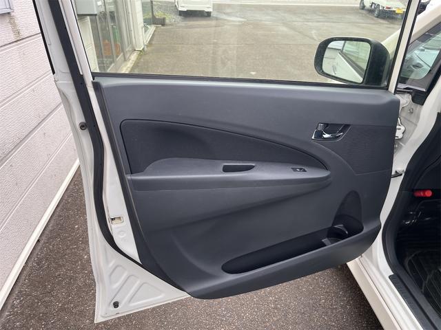 ムーヴ カスタム　ＲＳ　４ＷＤ　ＴＶ　ＨＩＤ　ＬＥＤヘッドランプ　スマートキー　アイドリングストップ　ベンチシート　ターボ　ＣＶＴ　盗難防止システム　ＡＢＳ　アルミホイール　衝突安全ボディ　エアコン　パワーステアリング（6枚目）