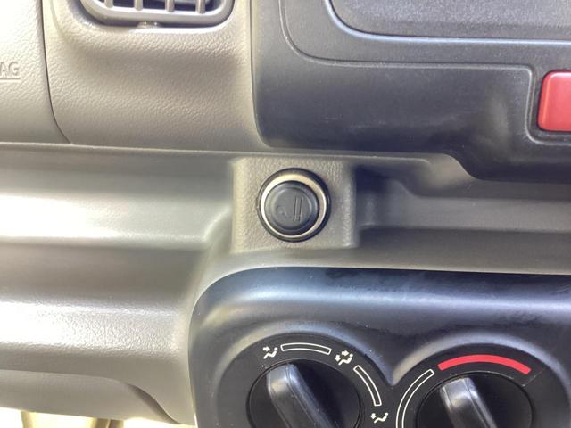 ミニキャブバン ブラボー パートタイム4WD ワンオーナー シルキーシルバーメタリック ハイルーフ オートマ 純正オーディオ AUX キーレスエントリー 電動格納ミラー 両側スライドドア ライトレベライザー(20枚目)