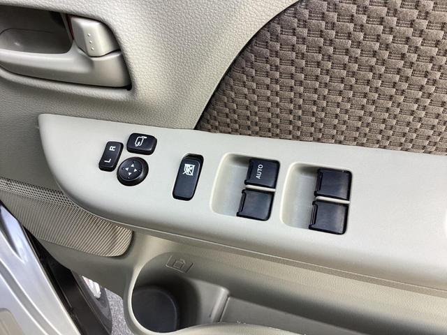 ミニキャブバン ブラボー パートタイム4WD ワンオーナー シルキーシルバーメタリック ハイルーフ オートマ 純正オーディオ AUX キーレスエントリー 電動格納ミラー 両側スライドドア ライトレベライザー(25枚目)