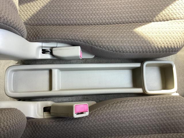 ミニキャブバン ブラボー パートタイム4WD ワンオーナー シルキーシルバーメタリック ハイルーフ オートマ 純正オーディオ AUX キーレスエントリー 電動格納ミラー 両側スライドドア ライトレベライザー(27枚目)