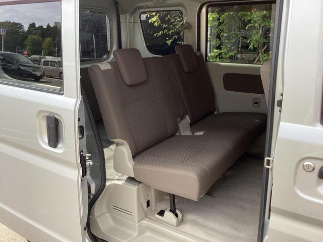 ミニキャブバン ブラボー パートタイム4WD ワンオーナー シルキーシルバーメタリック ハイルーフ オートマ 純正オーディオ AUX キーレスエントリー 電動格納ミラー 両側スライドドア ライトレベライザー(28枚目)