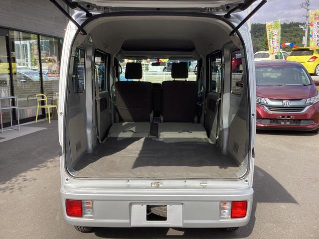 ミニキャブバン ブラボー パートタイム4WD ワンオーナー シルキーシルバーメタリック ハイルーフ オートマ 純正オーディオ AUX キーレスエントリー 電動格納ミラー 両側スライドドア ライトレベライザー(30枚目)