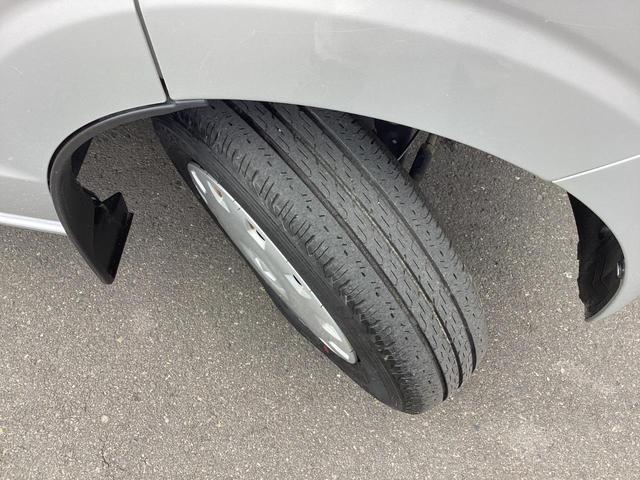 ミニキャブバン ブラボー パートタイム4WD ワンオーナー シルキーシルバーメタリック ハイルーフ オートマ 純正オーディオ AUX キーレスエントリー 電動格納ミラー 両側スライドドア ライトレベライザー(33枚目)