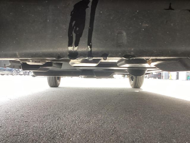 ミニキャブバン ブラボー パートタイム4WD ワンオーナー シルキーシルバーメタリック ハイルーフ オートマ 純正オーディオ AUX キーレスエントリー 電動格納ミラー 両側スライドドア ライトレベライザー(35枚目)