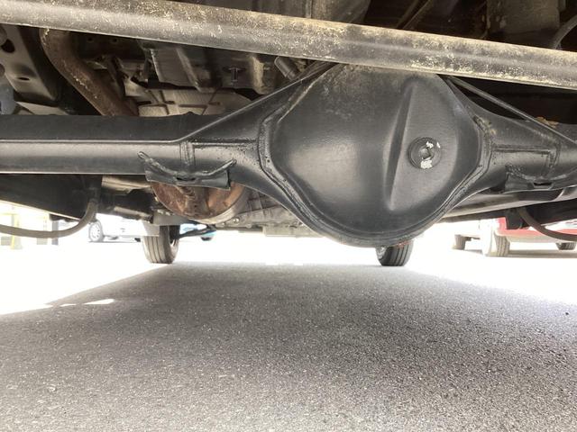 ミニキャブバン ブラボー パートタイム4WD ワンオーナー シルキーシルバーメタリック ハイルーフ オートマ 純正オーディオ AUX キーレスエントリー 電動格納ミラー 両側スライドドア ライトレベライザー(38枚目)