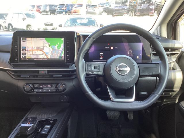 ノート X 純正ナビ フルセグTV ブルートゥース DVD USB バックモニター ETC ドライブレコーダー シートヒーター ステアリングヒーター プッシュスタート スマートキー エンジンスターター 純正アルミ(12枚目)