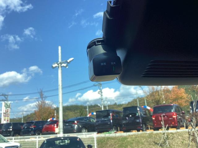 ノート X 純正ナビ フルセグTV ブルートゥース DVD USB バックモニター ETC ドライブレコーダー シートヒーター ステアリングヒーター プッシュスタート スマートキー エンジンスターター 純正アルミ(21枚目)