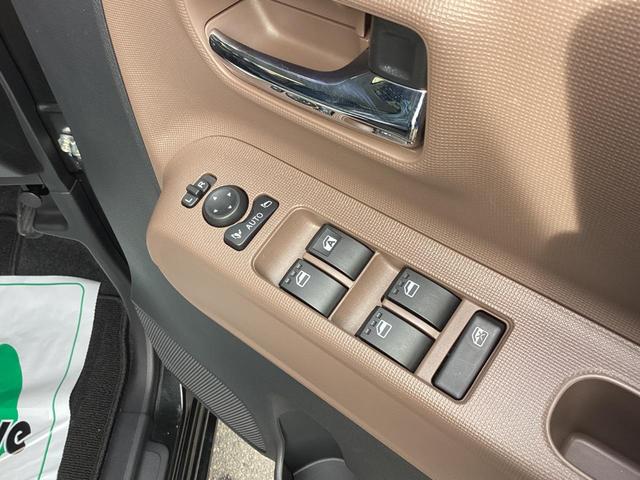 ムーヴキャンバス セオリーG スマートアシスト 純正ナビ フルセグTV ブルートゥース DVD再生 バックモニター ナビ連動ドライブレコーダー ETC ワイヤレス充電器 シートヒーター フロアマット 両側電動ドア スマートキー LEDヘッドライト(35枚目)