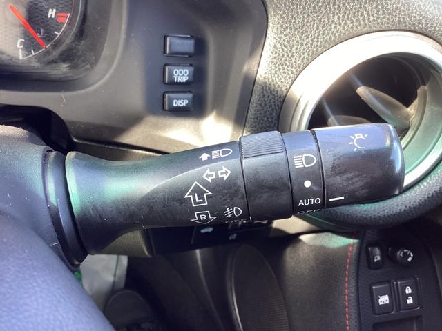 86 GT 6MT 社外ストラーダSDナビ フルセグTV ブルートゥース DVD再生 オートエアコン プッシュスタート スマートキー 純正17インチアルミホイール オートHIDヘッドライト フォグランプ 横滑防止装置(25枚目)