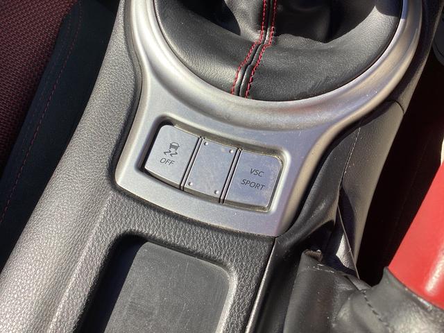 86 GT 6MT 社外ストラーダSDナビ フルセグTV ブルートゥース DVD再生 オートエアコン プッシュスタート スマートキー 純正17インチアルミホイール オートHIDヘッドライト フォグランプ 横滑防止装置(27枚目)