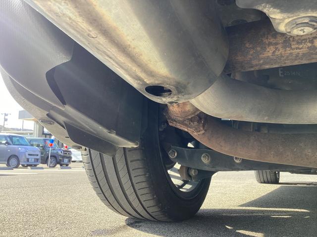 86 GT 6MT 社外ストラーダSDナビ フルセグTV ブルートゥース DVD再生 オートエアコン プッシュスタート スマートキー 純正17インチアルミホイール オートHIDヘッドライト フォグランプ 横滑防止装置(39枚目)