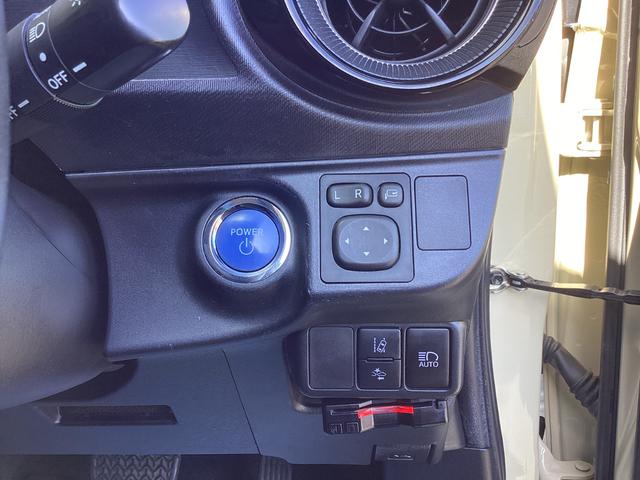 アクア クロスオーバー　トヨタセーフティセンス　ストラーダＳＤナビ　フルセグＴＶ　Ｂｌｕｅｔｏｏｔｈ　ＳＤ録音　ＤＶＤ　Ｂカメラ　ＥＴＣ　ドライブレコーダー　ハーフレザーシート　プッシュスタート　オートＬＥＤライト　純正ＡＷ（17枚目）