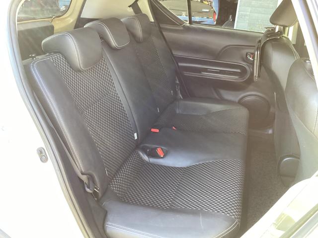 アクア クロスオーバー　トヨタセーフティセンス　ストラーダＳＤナビ　フルセグＴＶ　Ｂｌｕｅｔｏｏｔｈ　ＳＤ録音　ＤＶＤ　Ｂカメラ　ＥＴＣ　ドライブレコーダー　ハーフレザーシート　プッシュスタート　オートＬＥＤライト　純正ＡＷ（26枚目）