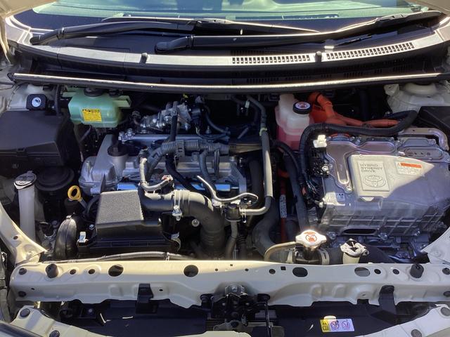 アクア クロスオーバー　トヨタセーフティセンス　ストラーダＳＤナビ　フルセグＴＶ　Ｂｌｕｅｔｏｏｔｈ　ＳＤ録音　ＤＶＤ　Ｂカメラ　ＥＴＣ　ドライブレコーダー　ハーフレザーシート　プッシュスタート　オートＬＥＤライト　純正ＡＷ（33枚目）