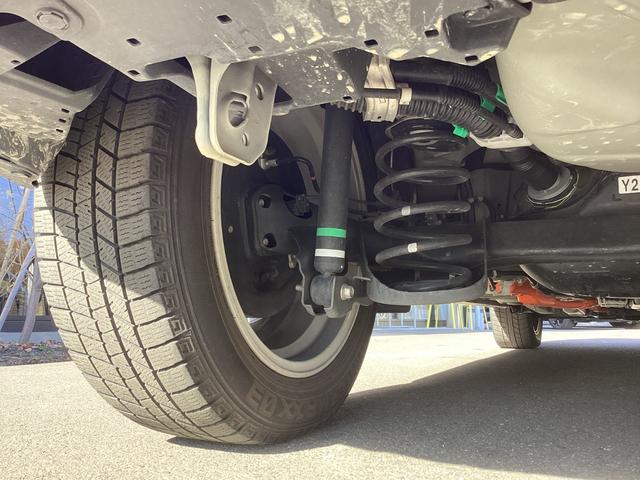 アクア クロスオーバー　トヨタセーフティセンス　ストラーダＳＤナビ　フルセグＴＶ　Ｂｌｕｅｔｏｏｔｈ　ＳＤ録音　ＤＶＤ　Ｂカメラ　ＥＴＣ　ドライブレコーダー　ハーフレザーシート　プッシュスタート　オートＬＥＤライト　純正ＡＷ（34枚目）