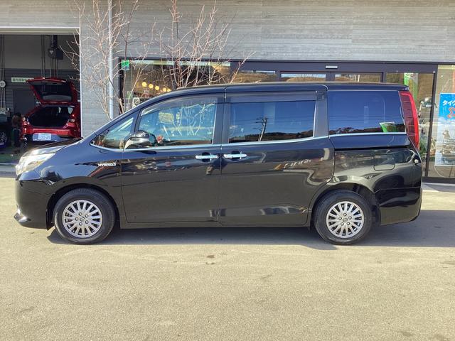 エスクァイア ハイブリッドＸｉ　７人乗り　ストラーダＳＤナビ　フルセグＴＶ　Ｂｌｕｅｔｏｏｔｈ　ＤＶＤ　Ｂカメラ　ＥＴＣ　シートヒーター　左側電動ドア　プッシュスタート　スマートキー　オートＬＥＤライト　ワイパーデアイサー　純正アルミホイール（8枚目）