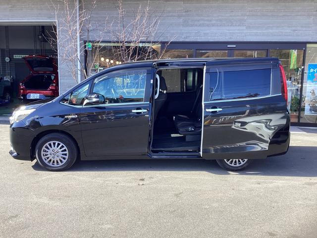 エスクァイア ハイブリッドＸｉ　７人乗り　ストラーダＳＤナビ　フルセグＴＶ　Ｂｌｕｅｔｏｏｔｈ　ＤＶＤ　Ｂカメラ　ＥＴＣ　シートヒーター　左側電動ドア　プッシュスタート　スマートキー　オートＬＥＤライト　ワイパーデアイサー　純正アルミホイール（10枚目）