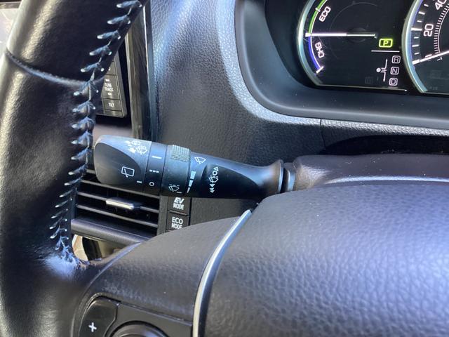 エスクァイア ハイブリッドＸｉ　７人乗り　ストラーダＳＤナビ　フルセグＴＶ　Ｂｌｕｅｔｏｏｔｈ　ＤＶＤ　Ｂカメラ　ＥＴＣ　シートヒーター　左側電動ドア　プッシュスタート　スマートキー　オートＬＥＤライト　ワイパーデアイサー　純正アルミホイール（26枚目）